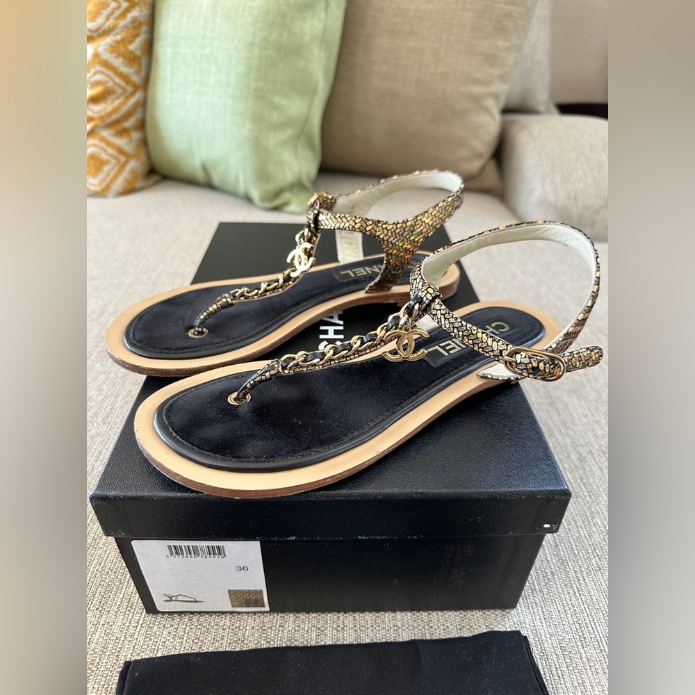 Chanel Paris Black Gold Leather Slingback Sandals 36 EU 6 US 690€